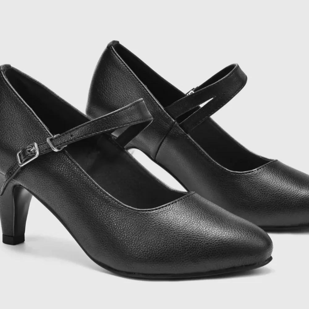 SH2- NIB BABEYOND Classic Black Ankle Strap Heels Sz 5.5 - Picture 1 of 4